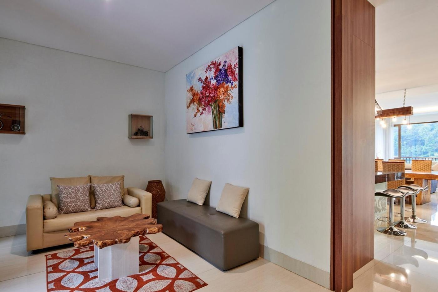 Narwastu Hill View Villa 6 Bedrooms With A Private Swimming Pool Bandung Bagian luar foto
