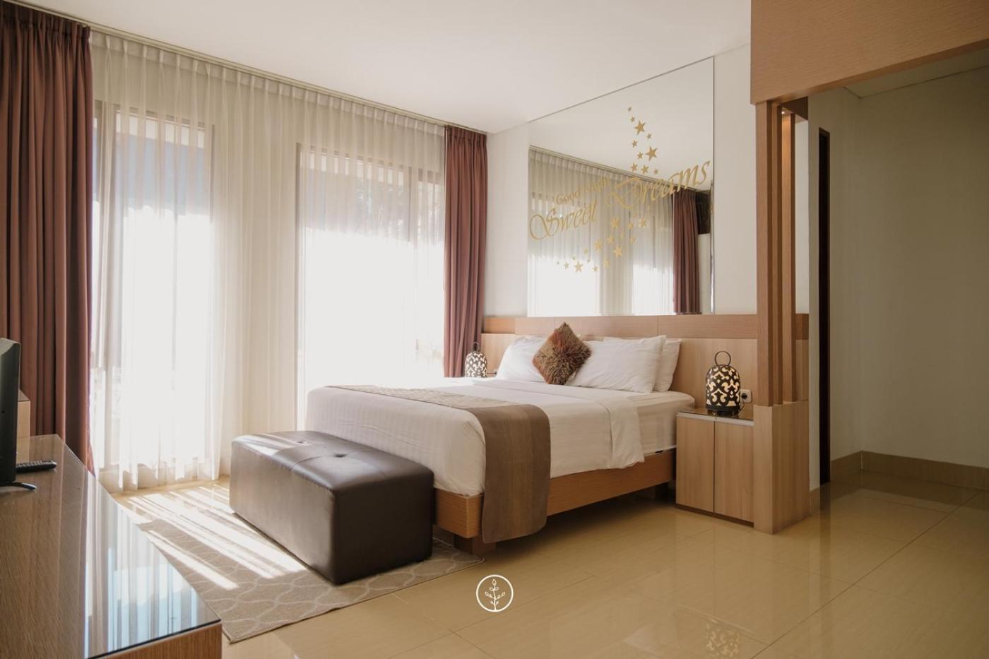 Narwastu Hill View Villa 6 Bedrooms With A Private Swimming Pool Bandung Bagian luar foto