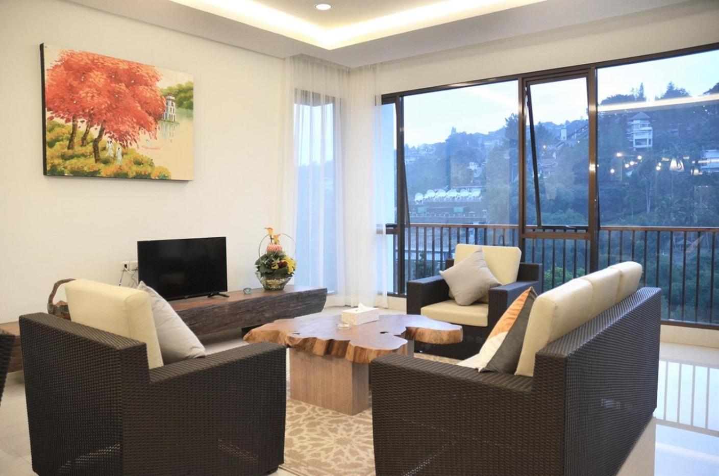 Narwastu Hill View Villa 6 Bedrooms With A Private Swimming Pool Bandung Bagian luar foto