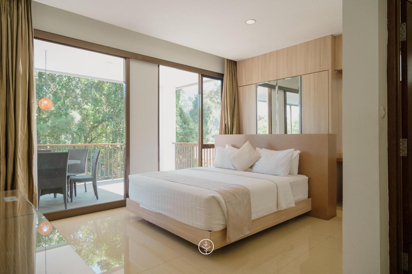 Narwastu Hill View Villa 6 Bedrooms With A Private Swimming Pool Bandung Bagian luar foto