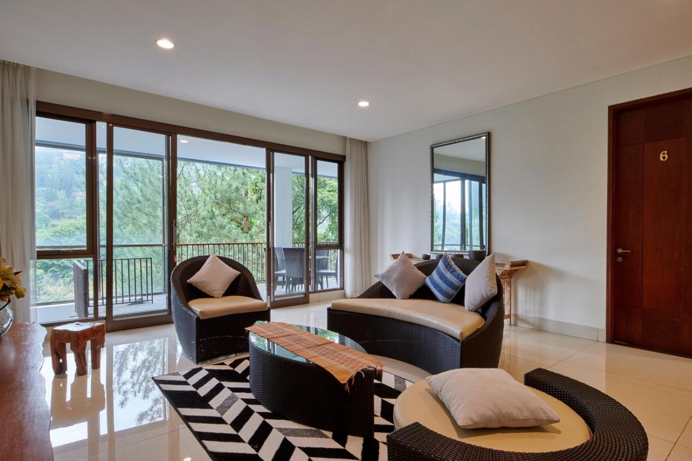 Narwastu Hill View Villa 6 Bedrooms With A Private Swimming Pool Bandung Bagian luar foto