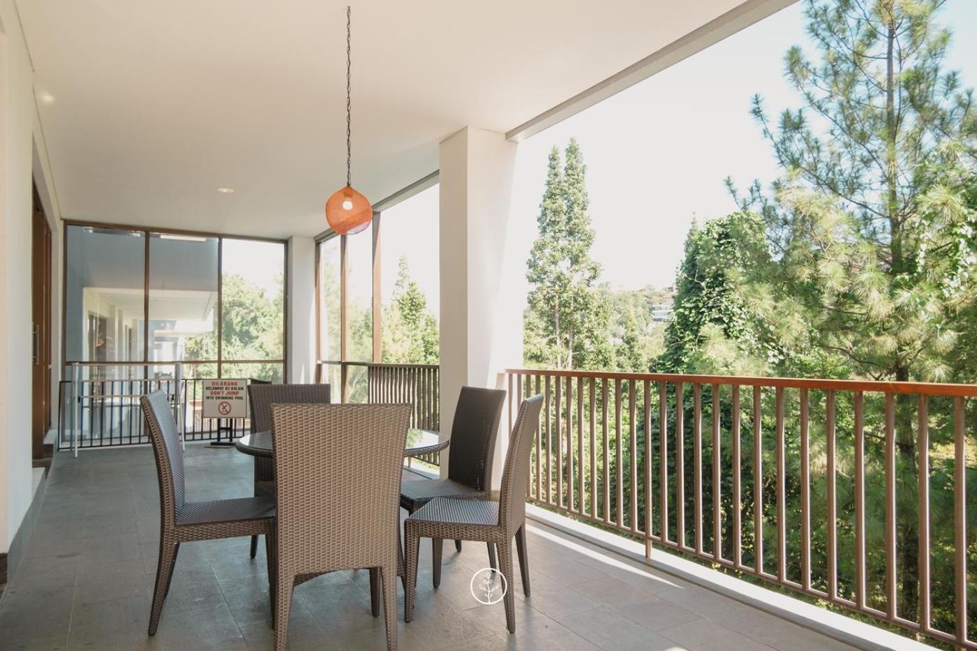 Narwastu Hill View Villa 6 Bedrooms With A Private Swimming Pool Bandung Bagian luar foto