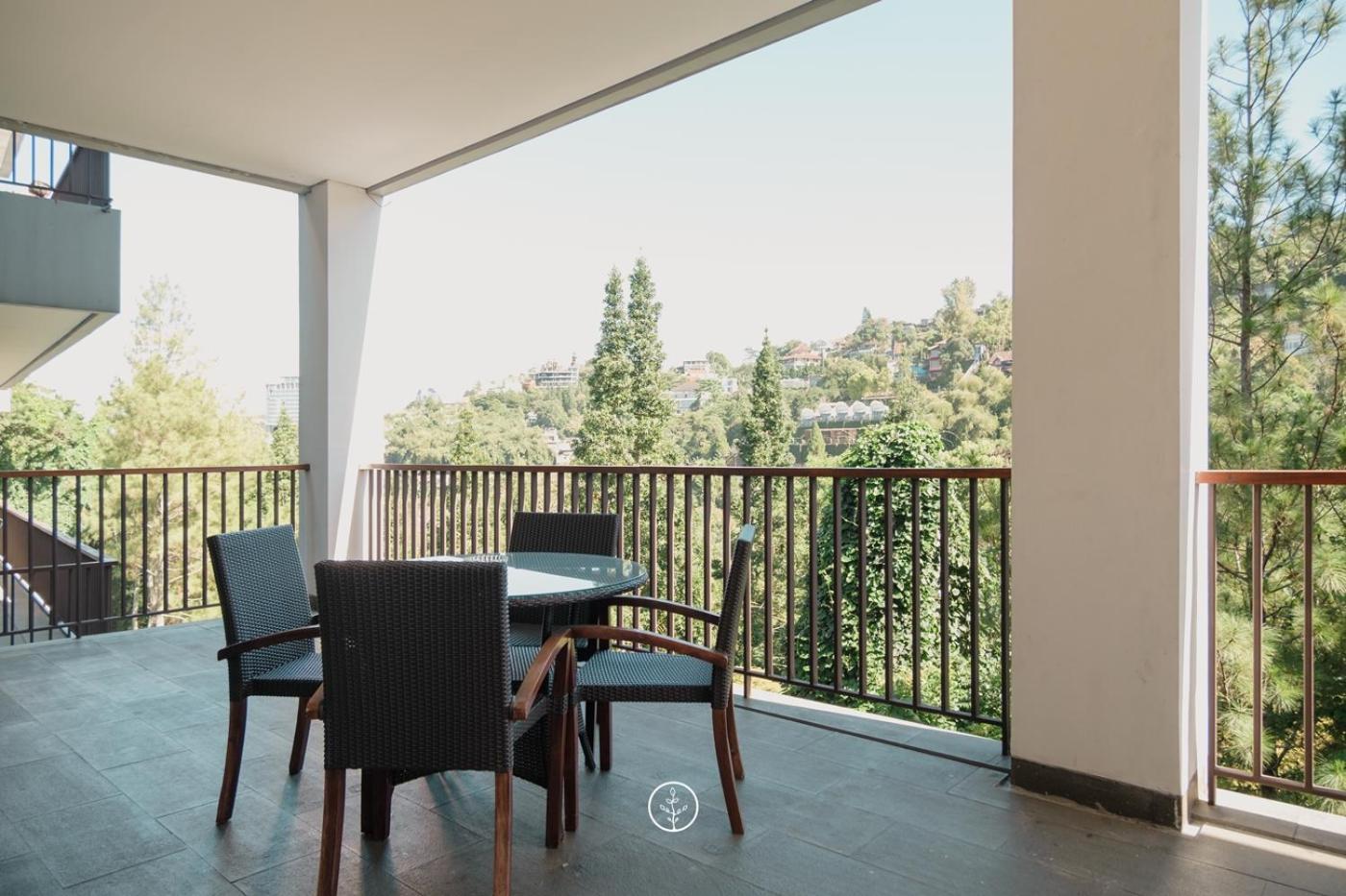 Narwastu Hill View Villa 6 Bedrooms With A Private Swimming Pool Bandung Bagian luar foto